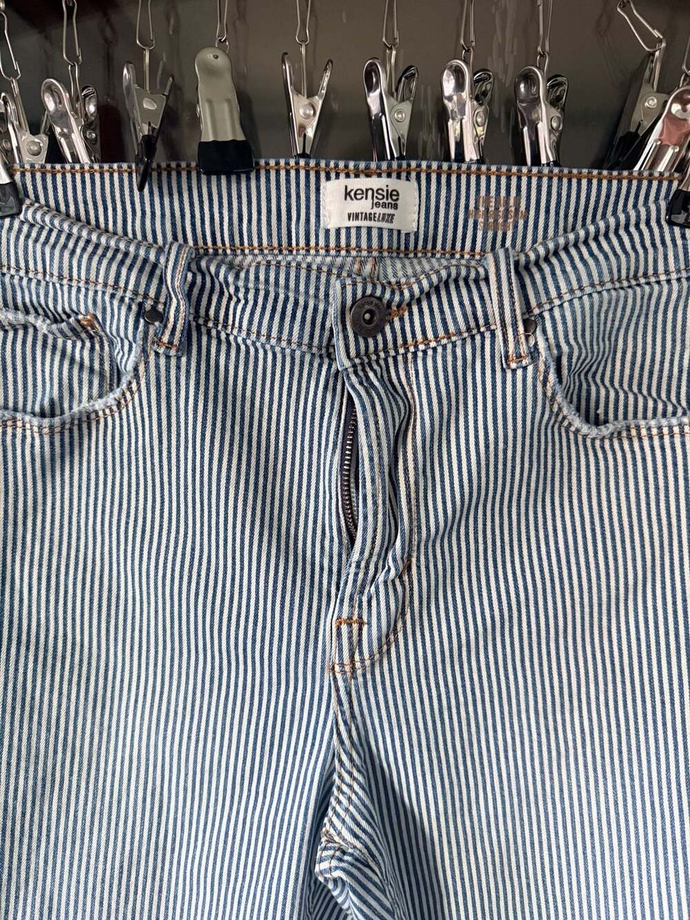 Kensie Jeans The Allie High Rise Slim Straight Striped Raw Hem Jeans Size 10/30 - Picture 2 of 5